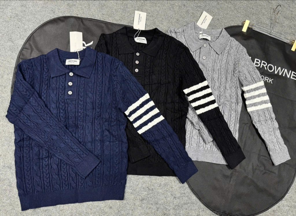 Áo len THOM BROWNE dệt vân